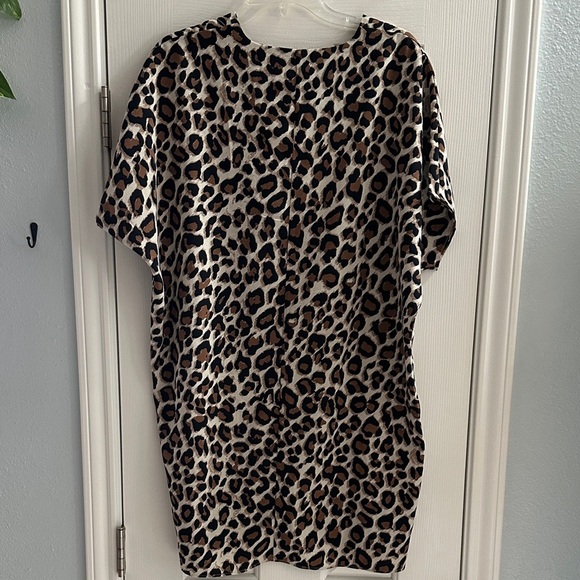 Chico's Animal Print Tunic Dress Leopard Shift Dress Size 0 (4/6) Casual - Picture 4 of 7